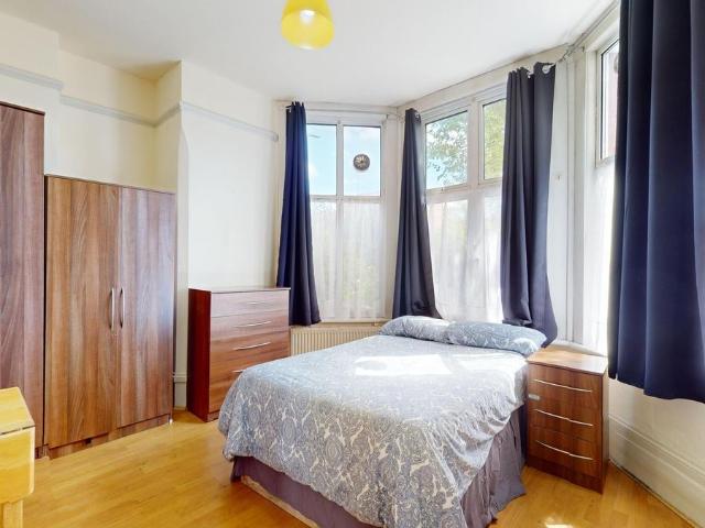 Room for rent in Cricklewood, Greater London