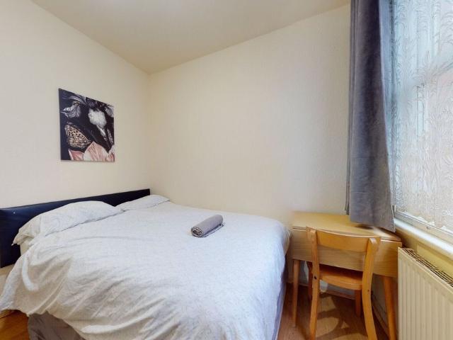 Room for rent in Cricklewood, Greater London