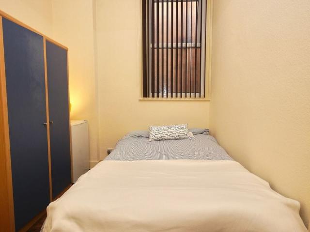 Room for rent in Cricklewood, Greater London