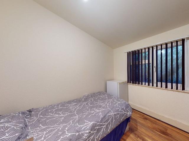 Room for rent in Cricklewood, Greater London
