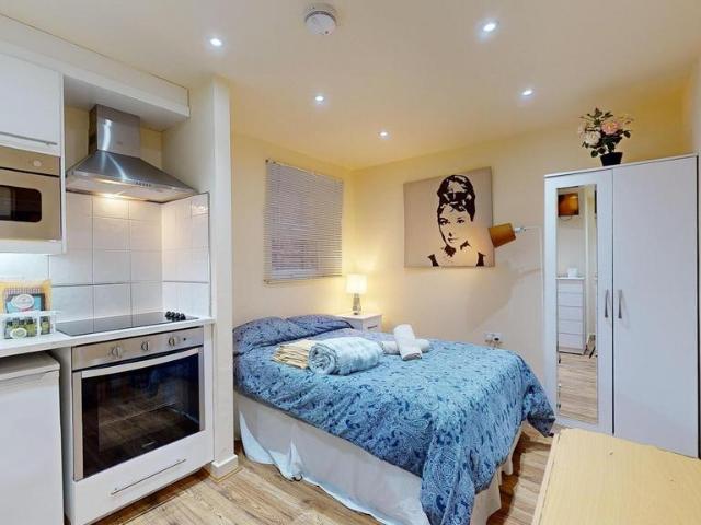 House for rent in Cricklewood, Greater London