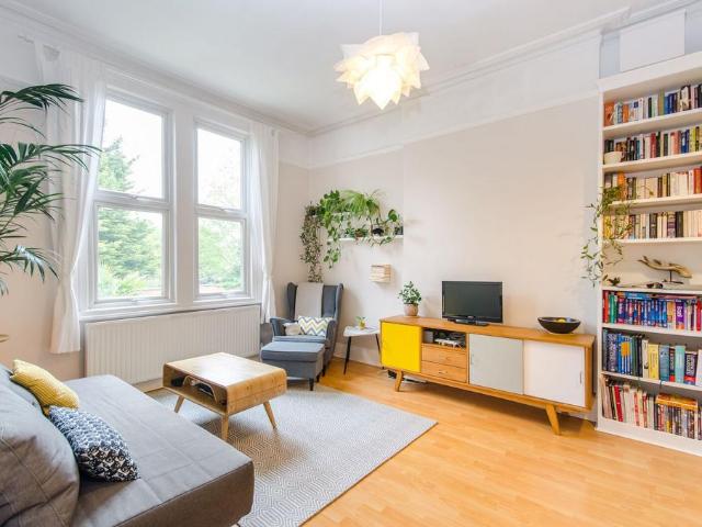Apartment for rent in Cricklewood, Greater London