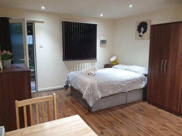 Apartment for rent in Mapesbury, Greater London