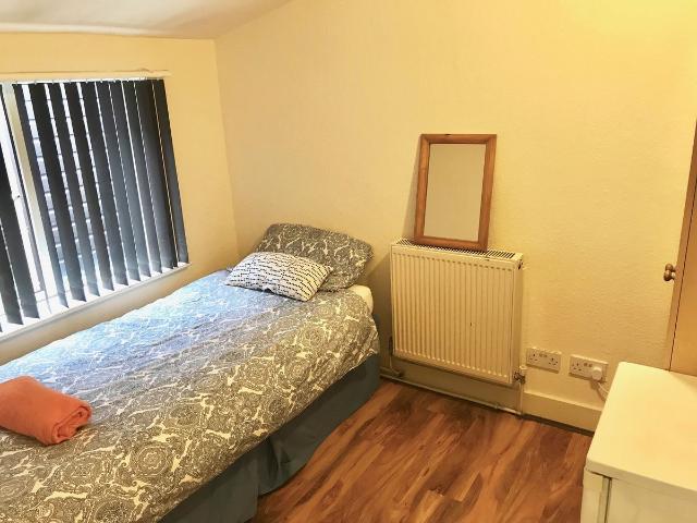 Room for rent in Cricklewood, Greater London