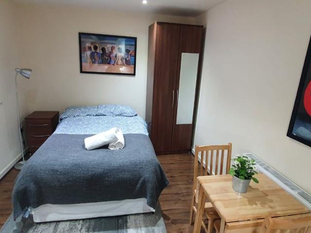 Studio for rent in London Borough of Brent, Greater London