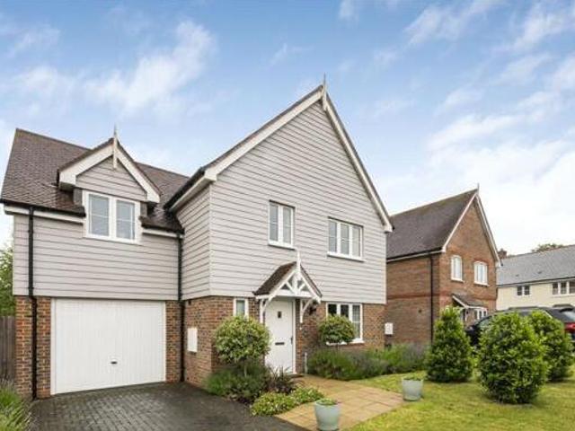 House for sale in Perryfields, West Sussex