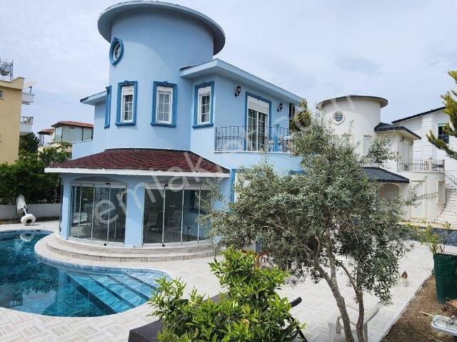 Serik içerisinde satılık Villa