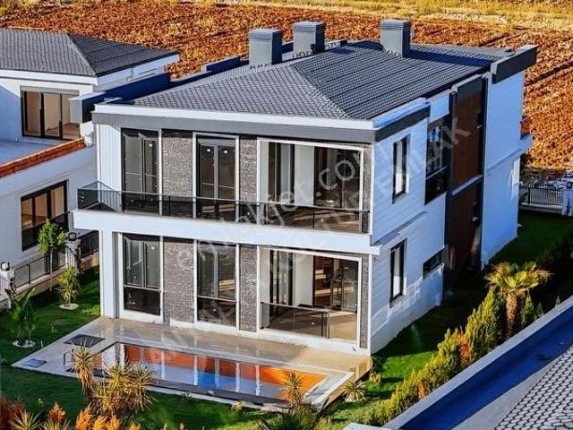 Döşemealti, Antalya içerisinde satılık Villa
