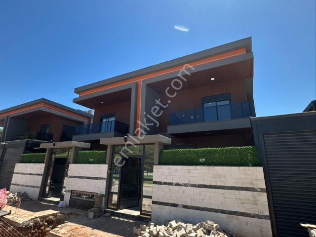 Döşemealti, Antalya içerisinde satılık Villa