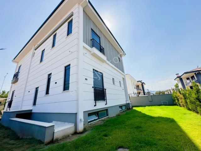 Yalınlı, Döşemealtı içerisinde satılık Villa