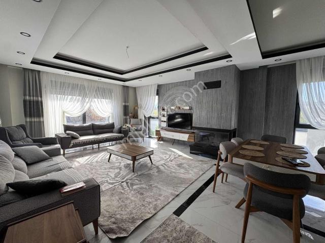Döşemealti, Antalya içerisinde satılık Villa