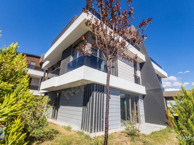 Yalınlı, Döşemealtı içerisinde satılık Villa