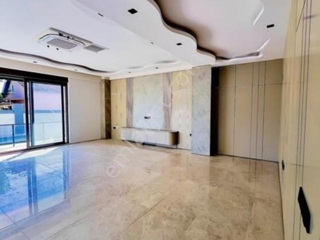 Ermenek Mahallesi, Muratpaşa içerisinde satılık Villa