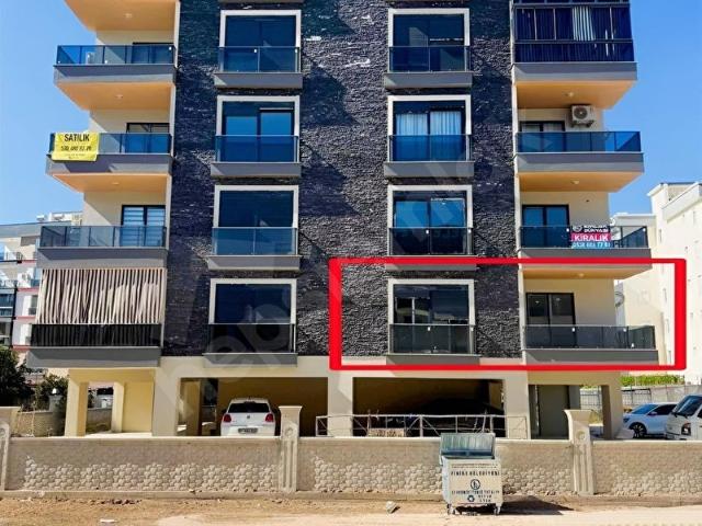 Kum, Finike içerisinde satılık mülk