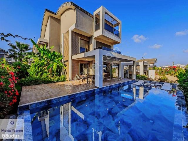 Serik, Kadriye Mahallesi içerisinde satılık Villa