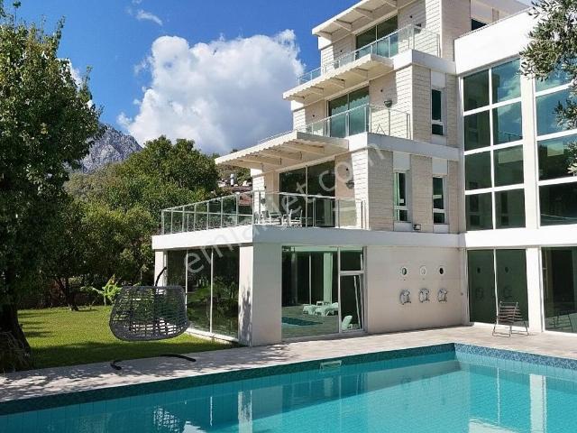 Kemer, Antalya içerisinde satılık Villa