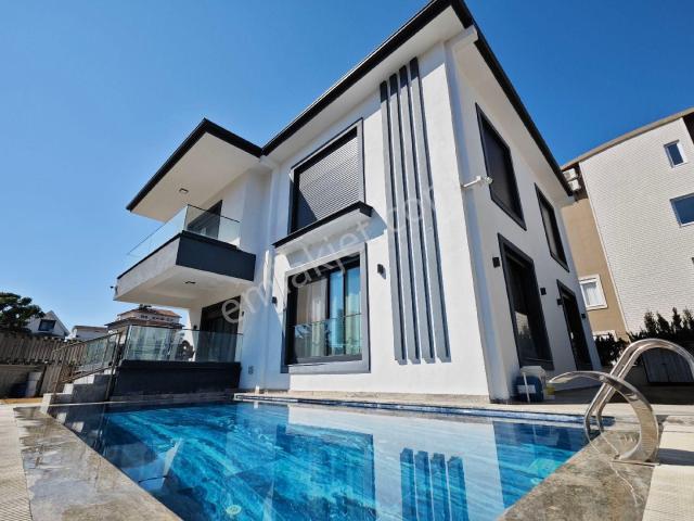 Serik içerisinde kiralık Villa
