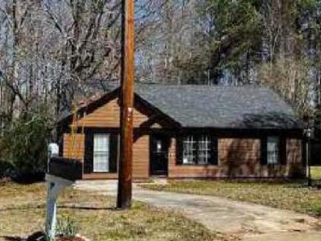 House for sale in Riverdale