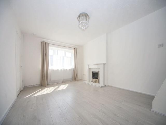 House for rent in Calderstones