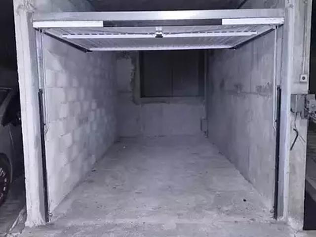 Garage location à Le Ponteil, Antibes