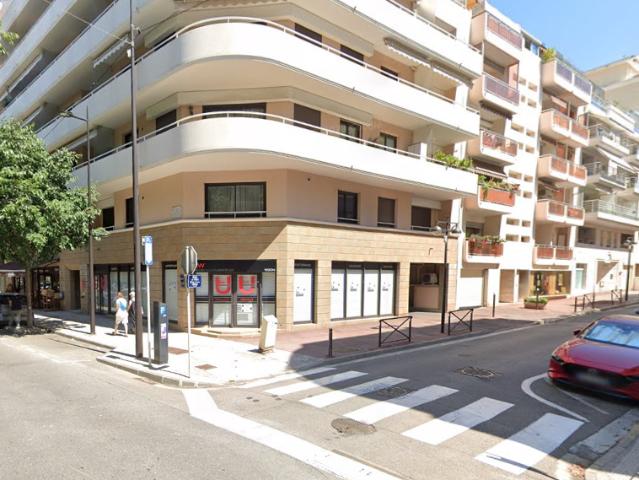 Garage location à France métropolitaine, Antibes