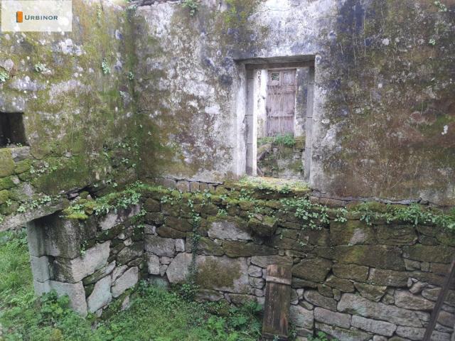 Casa en venta en O Vinteún, Ourense