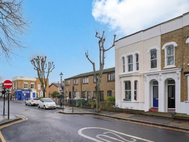 Apartment for rent in Old Ford, Mile End