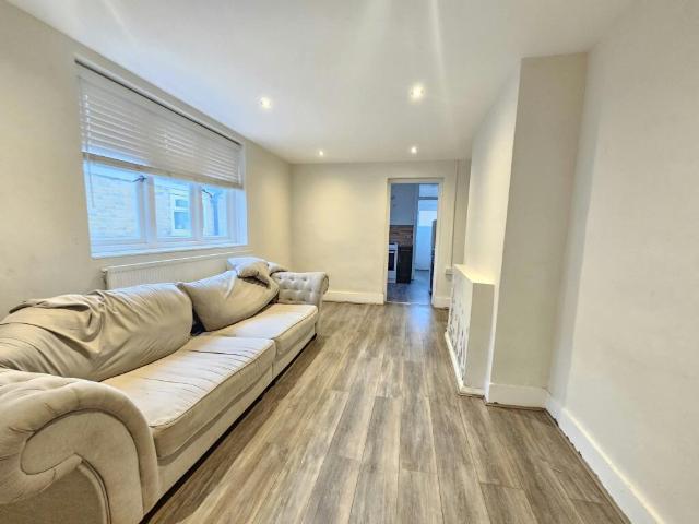 Apartment for rent in Old Ford, Greater London