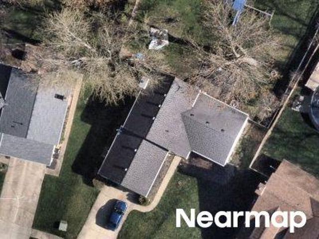 House for sale in Elyria