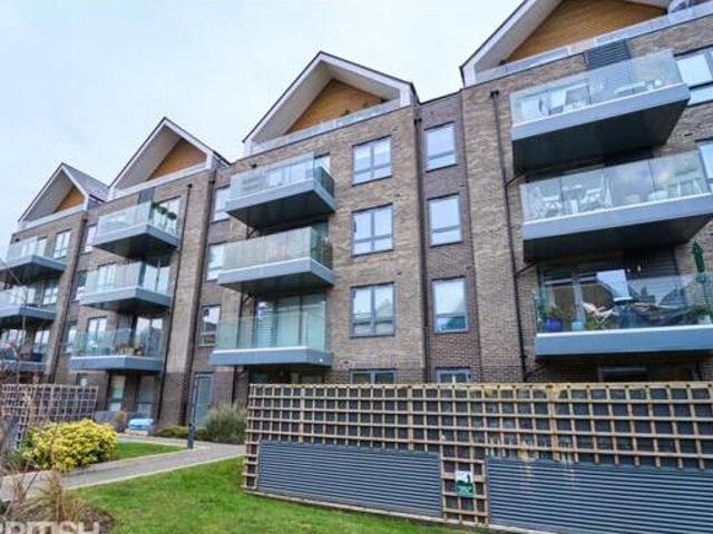 House for sale in Kingston Upon Thames, Greater London