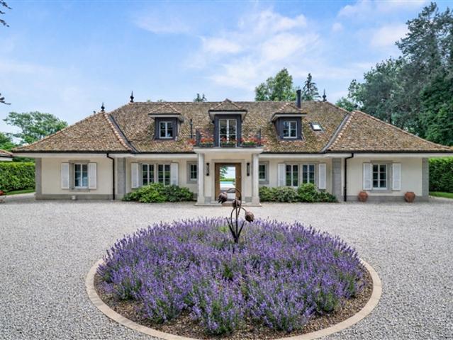 Einfamilienhaus kaufen in Rolle, Waadt