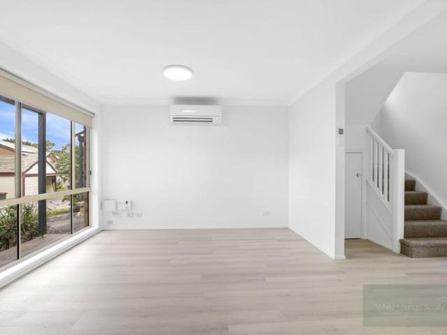 Townhouse for rent in Sydney, New South Wales
