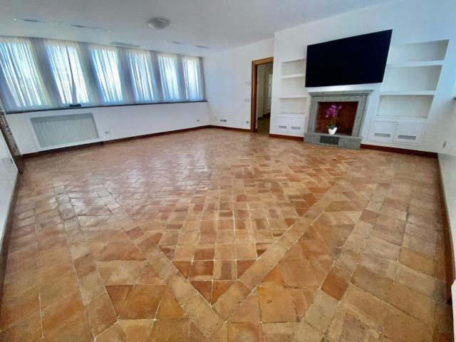 Villa Indipendente in affitto a Municipio Roma I, Roma Capitale