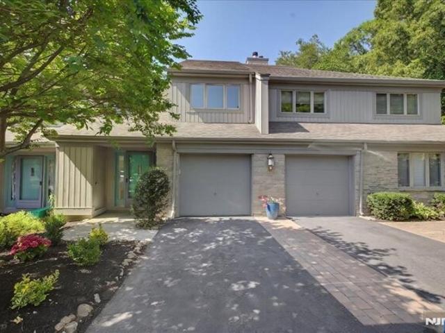 Condo for sale in Mahwah, New Jersey
