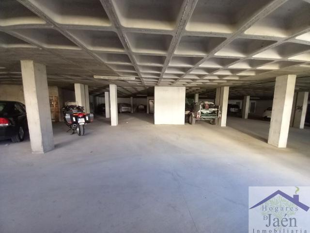 Garaje en venta en Alcaudete, Andalucía