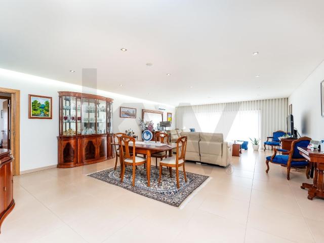 Apartamento venda em Casal do Chapim, Odivelas