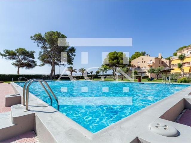Piso en venta en els Pins de Miramar, Mont-roig del Camp