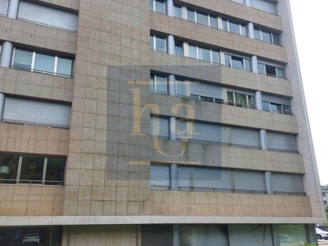 Apartamento alugar em Porto, Lordelo Do Ouro