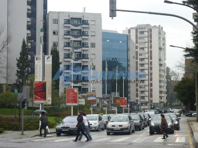 Apartamento alugar em Porto, Lordelo Do Ouro