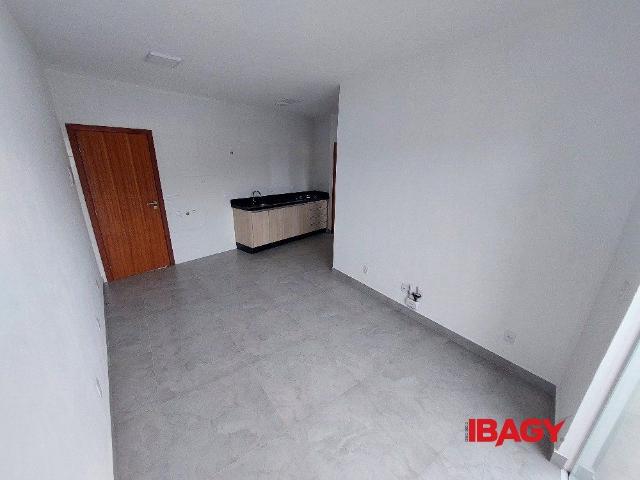 Apartamento aluguel em Barra do Aririú, Palhoça