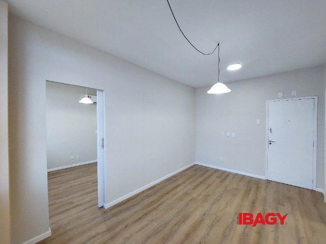 Apartamento aluguel em Região Geográfica Imediata de Florianópolis, Desterro