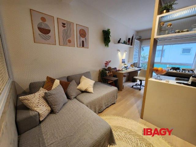 Apartamento aluguel em Região Geográfica Imediata de Florianópolis, Desterro