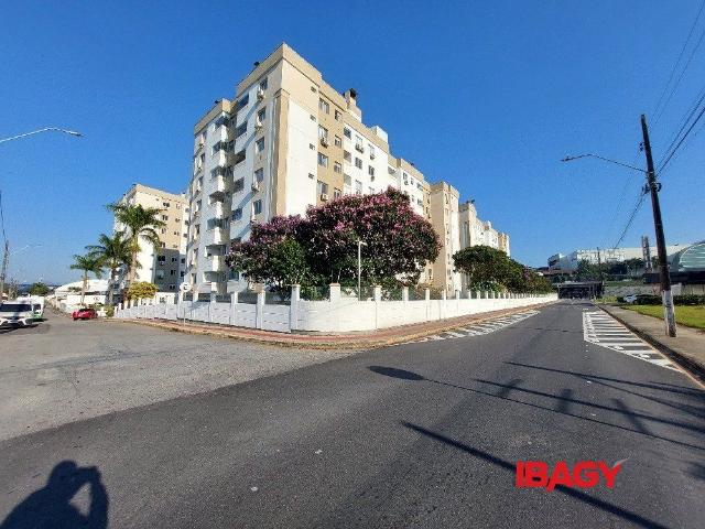Apartamento aluguel em Região Geográfica Imediata de Florianópolis, São José