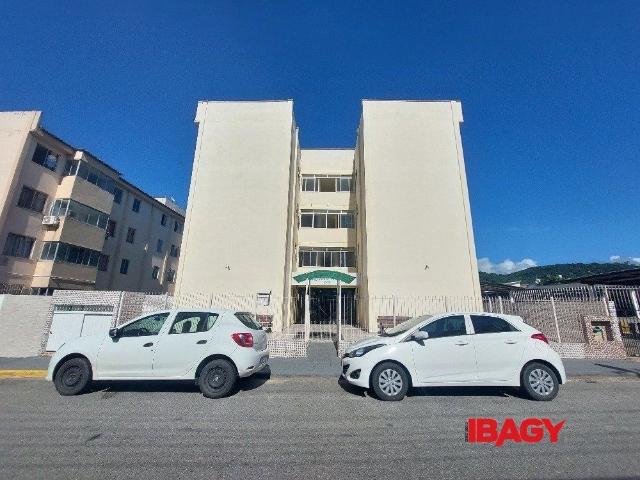 Apartamento aluguel em Região Geográfica Imediata de Florianópolis, São José