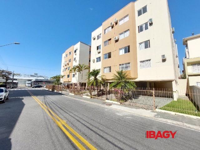 Apartamento aluguel em Região Geográfica Imediata de Florianópolis, São José