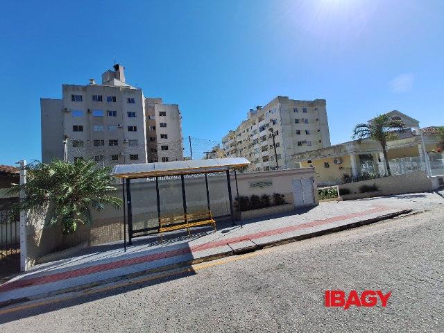 Apartamento aluguel em Fazenda Santo Antônio, São José
