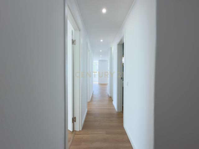 Apartamento venda em Alembrança, Almada
