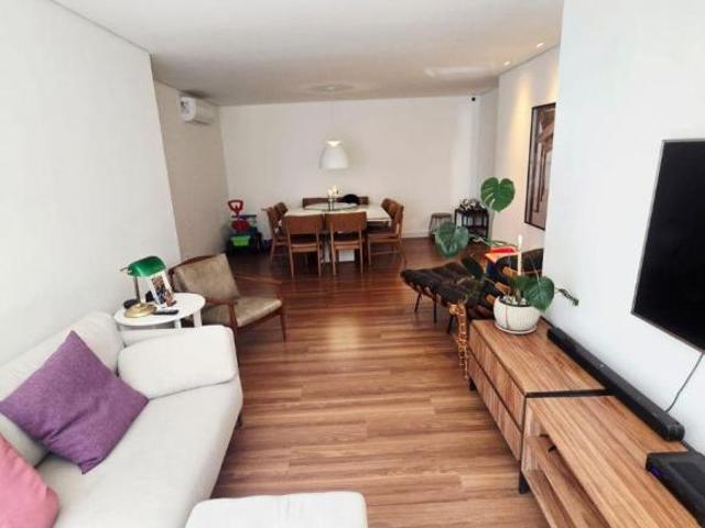 Apartamento venda em Região Geográfica Imediata do Distrito Federal, Região Integrada de Desenvolvimento do Distrito Federal e Entorno