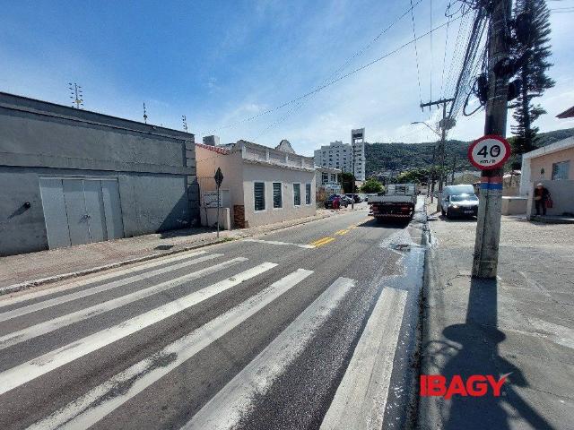 Apartamento aluguel em Região Geográfica Imediata de Florianópolis, Desterro
