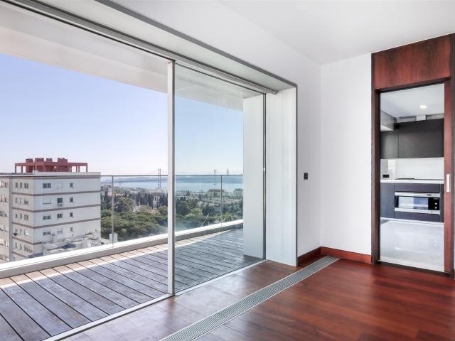 Apartamento venda em São Francisco Xavier, Lisboa